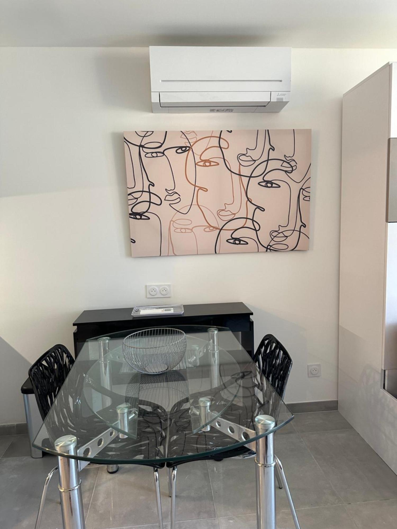 Superbe Climatise Sur Le Port De Appartement Hyères